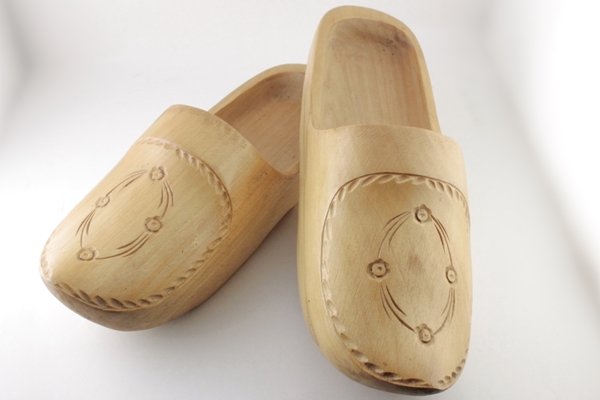 画像1: リトアニア製　木製品（靴） (1)