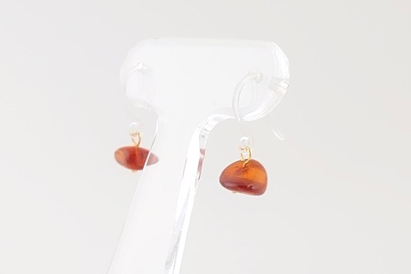 画像2: 琥珀ピアス (2)