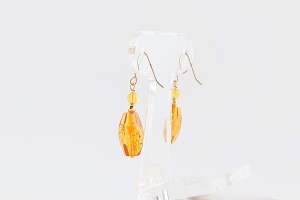 画像4: 琥珀ピアス (4)