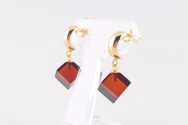 画像2: 琥珀ピアス (2)