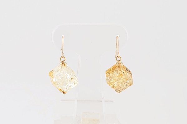 画像2: 琥珀ピアス (2)