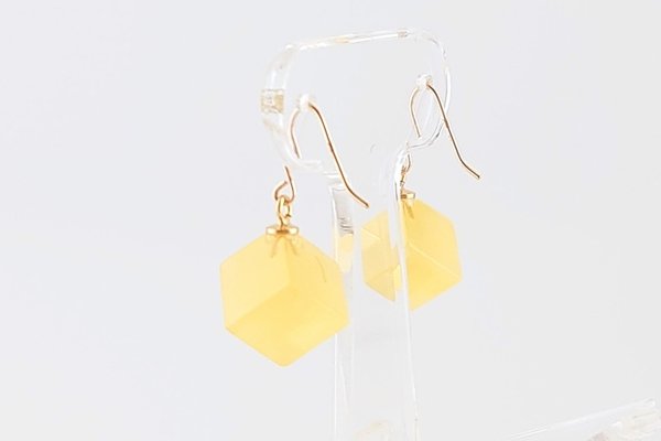 画像5: 琥珀ピアス (5)