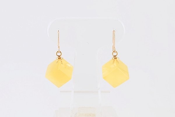 画像2: 琥珀ピアス (2)