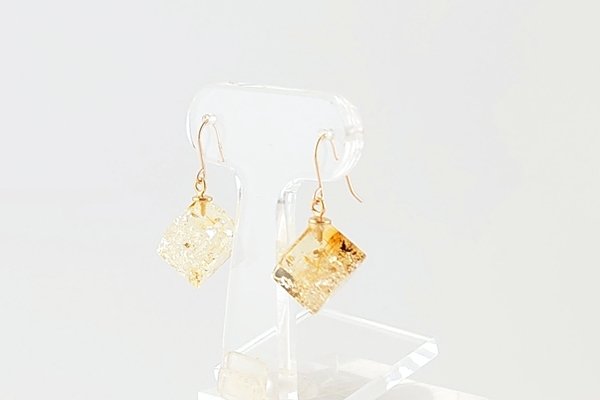 画像3: 琥珀ピアス (3)