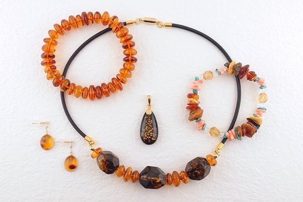 画像2: 久慈琥珀のお楽しみ袋　￥55,000 (2)