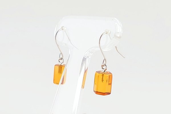 画像2: 琥珀ピアス (2)