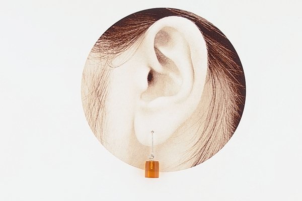 画像6: 琥珀ピアス (6)