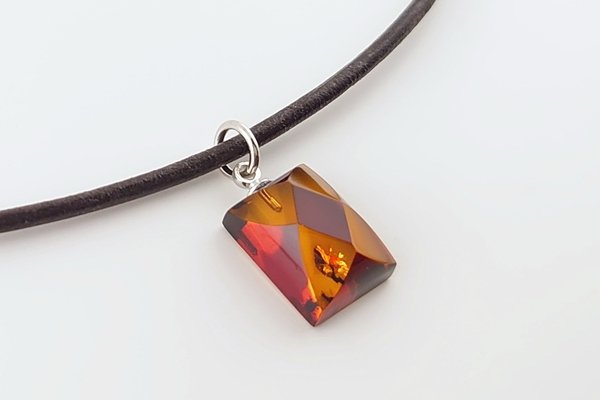 画像3: 琥珀ペンダント（革紐ネックレス付き） (3)