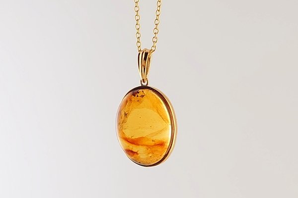 画像2: 久慈産琥珀ペンダント（チェーンネックレス付き） (2)