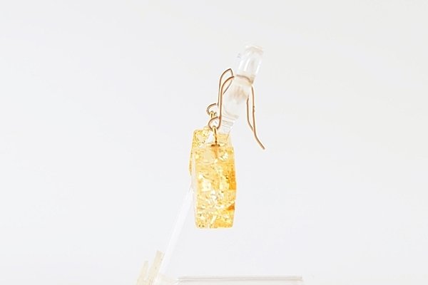 画像3: 琥珀ピアス (3)