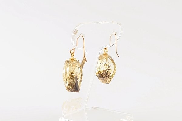 画像4: 琥珀ピアス (4)