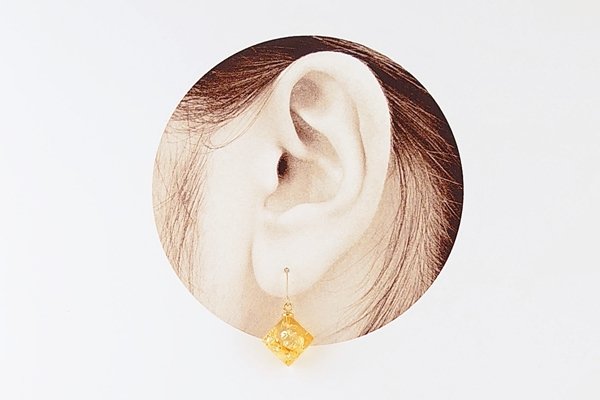 画像5: 琥珀ピアス (5)