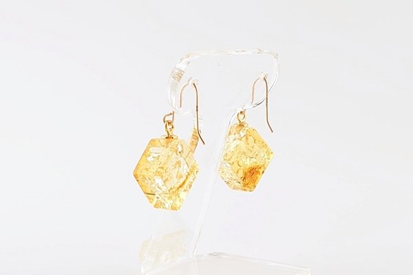 画像4: 琥珀ピアス (4)