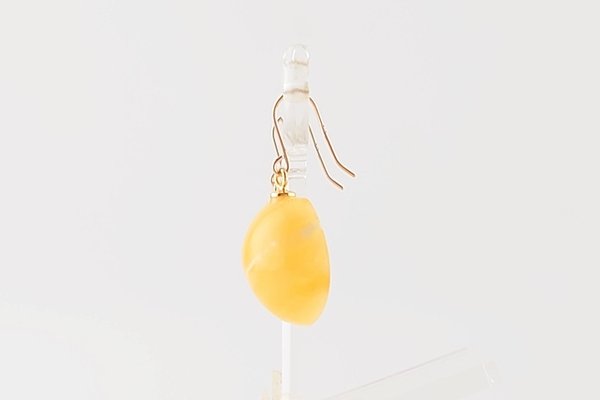 画像4: 琥珀ピアス (4)