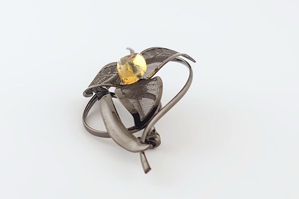 画像6: ブルーアンバーブローチ (6)