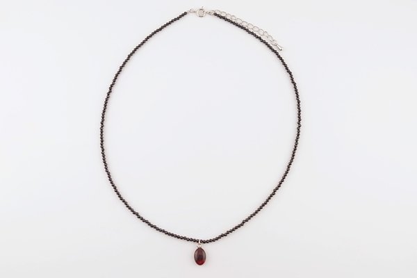 画像2: 久慈産琥珀ネックレス（ブラックスピネル） (2)