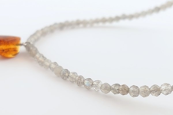 画像3: 久慈産琥珀ネックレス（ラブラドライト） (3)