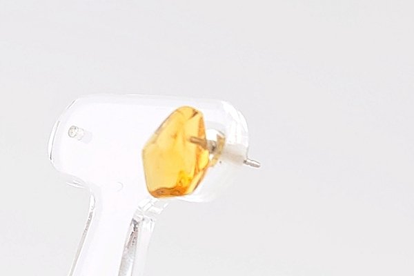画像1: ［片耳用］久慈産琥珀ピアス (1)